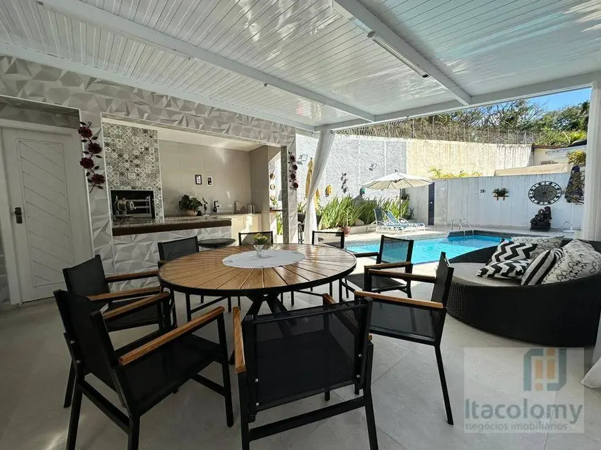 Foto 2 de Casa de Condomínio com 4 quartos à venda, 450m2 em Santana De Parnaiba - SP