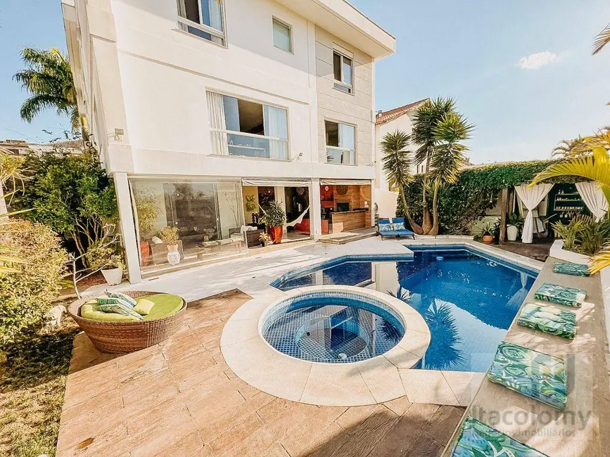 Foto 1 de Casa de Condomínio com 6 quartos à venda e para alugar, 576m2 em Barueri - SP