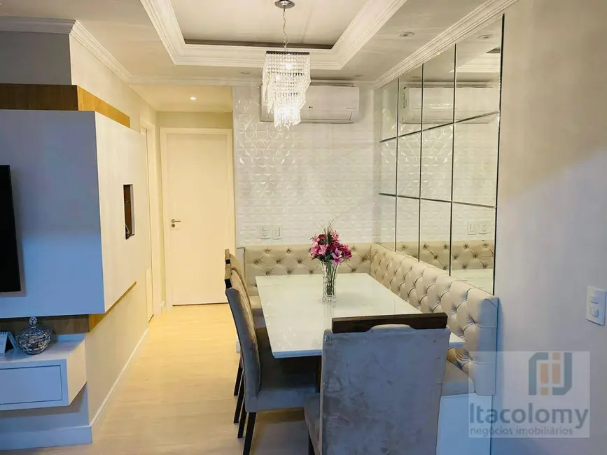 Foto 2 de Apartamento com 2 quartos à venda, 60m2 em Jardim Tupanci, Barueri - SP