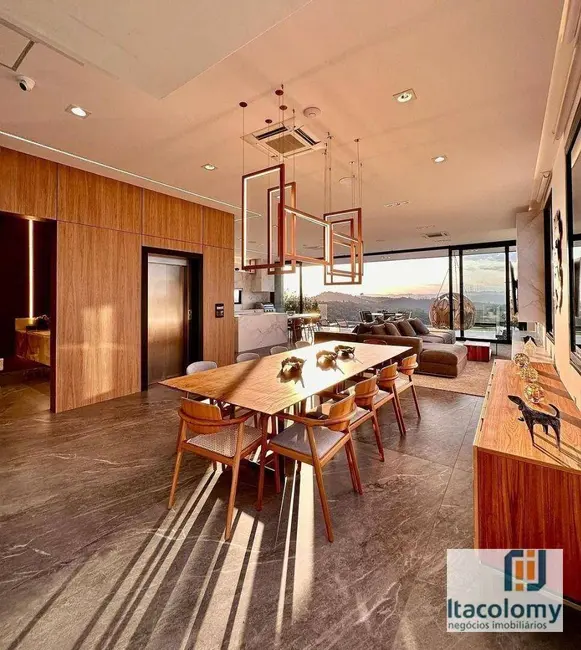 Foto 3 de Casa de Condomínio com 4 quartos à venda, 490m2 em Santana De Parnaiba - SP