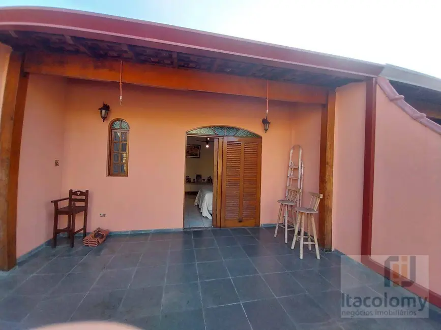 Casa com 2 quartos à venda, 179m2 em Jardim Maria Tereza, Barueri - SP - imagem 1 Foto 1 de Casa com 2 quartos à venda, 179m2 em Jardim Maria Tereza, Barueri - SP