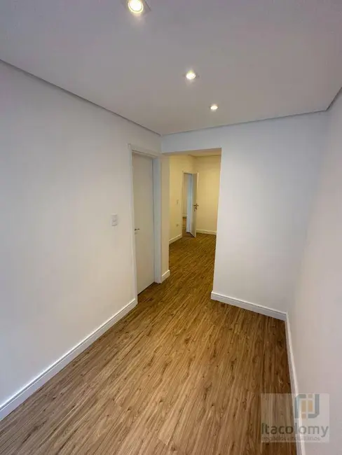 Casa com 3 quartos à venda, 241m2 em Morro dos Ingleses, São Paulo - SP - imagem 4 Foto 4 de Casa com 3 quartos à venda, 241m2 em Morro dos Ingleses, São Paulo - SP