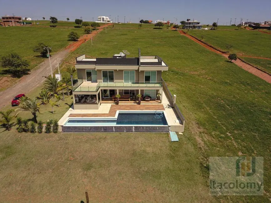 Casa de Condomínio com 5 quartos à venda, 3000m2 em Paranapanema - SP - imagem 2 Foto 2 de Casa de Condomínio com 5 quartos à venda, 3000m2 em Paranapanema - SP