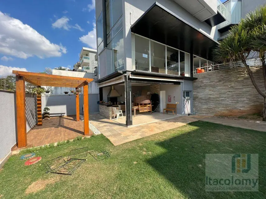 Casa de Condomínio com 3 quartos à venda, 598m2 em Tarumã, Santana De Parnaiba - SP - imagem 3 Foto 3 de Casa de Condomínio com 3 quartos à venda, 598m2 em Tarumã, Santana De Parnaiba - SP