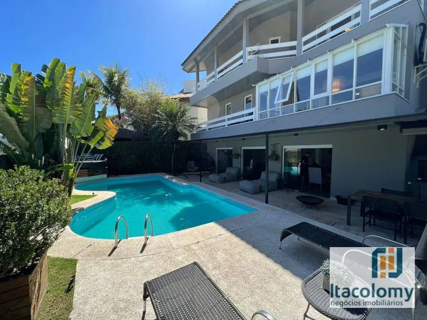 Foto 1 de Casa de Condomínio com 3 quartos à venda, 500m2 em Santana De Parnaiba - SP