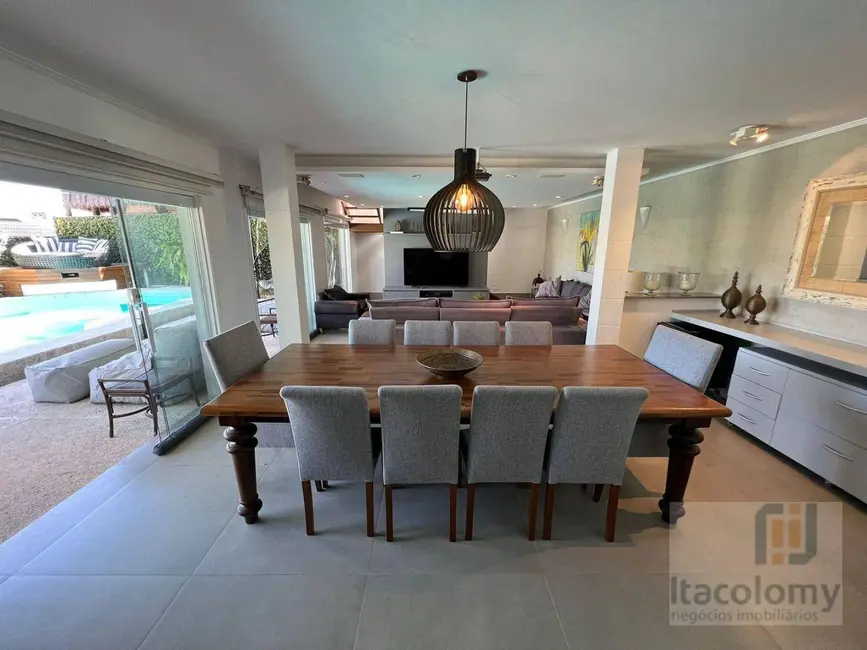 Foto 3 de Casa de Condomínio com 3 quartos à venda, 500m2 em Santana De Parnaiba - SP