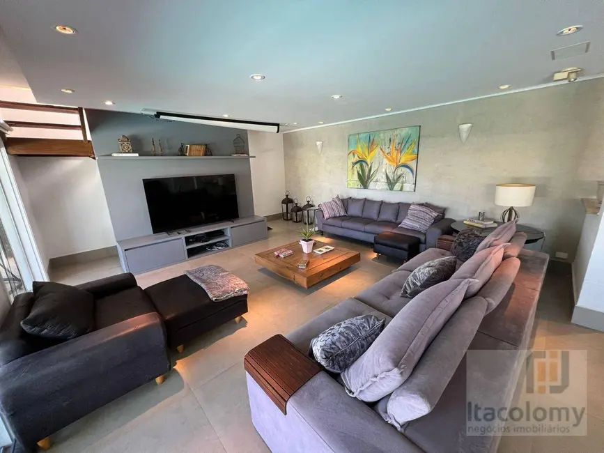 Foto 2 de Casa de Condomínio com 3 quartos à venda, 500m2 em Santana De Parnaiba - SP