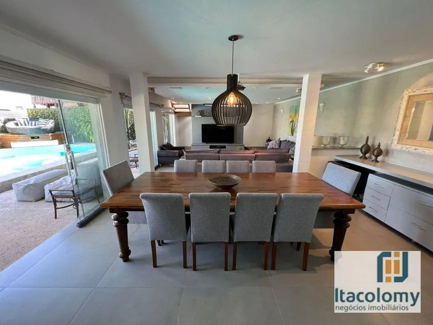 Foto 3 de Casa de Condomínio com 3 quartos à venda, 500m2 em Santana De Parnaiba - SP