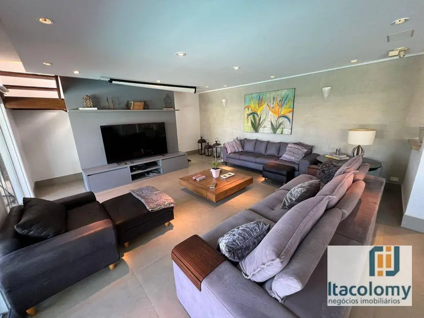 Foto 2 de Casa de Condomínio com 3 quartos à venda, 500m2 em Santana De Parnaiba - SP