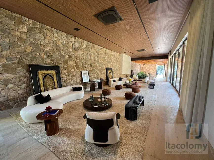 Casa de Condomínio com 5 quartos à venda, 2255m2 em Residencial Tamboré, Barueri - SP - imagem 2 Foto 2 de Casa de Condomínio com 5 quartos à venda, 2255m2 em Residencial Tamboré, Barueri - SP