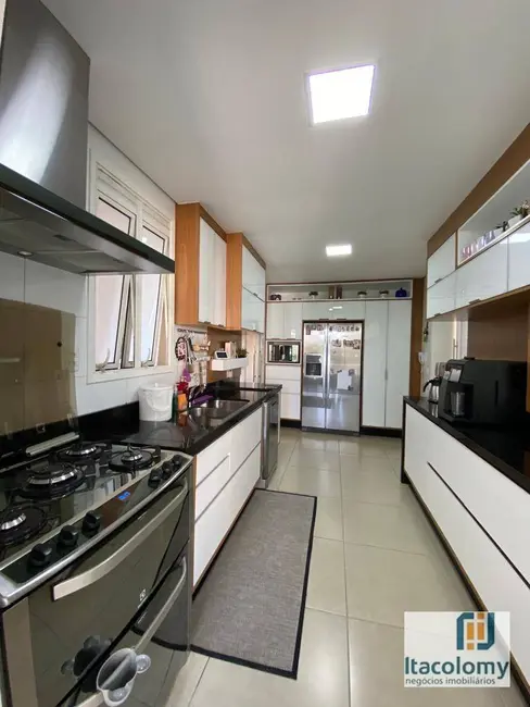 Foto 9 de Apartamento com 3 quartos à venda, 224m2 em Santana De Parnaiba - SP