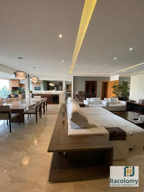 Foto 2 de Apartamento com 3 quartos à venda, 224m2 em Santana De Parnaiba - SP