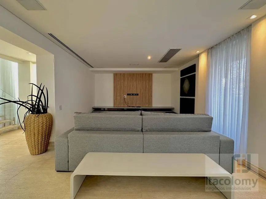 Casa de Condomínio com 5 quartos à venda e para alugar, 1800m2 em Residencial Tamboré, Barueri - SP - imagem 5 Foto 5 de Casa de Condomínio com 5 quartos à venda e para alugar, 1800m2 em Residencial Tamboré, Barueri - SP