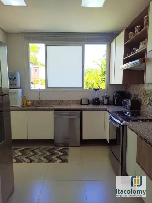 Foto 6 de Casa de Condomínio com 4 quartos à venda, 192m2 em Sao Sebastiao - SP