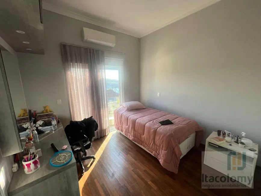 Foto 9 de Casa de Condomínio com 3 quartos à venda, 360m2 em Santana De Parnaiba - SP