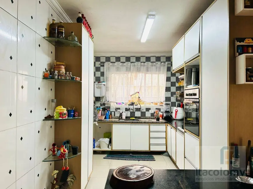 Foto 4 de Casa de Condomínio com 3 quartos à venda, 310m2 em Suru, Santana De Parnaiba - SP