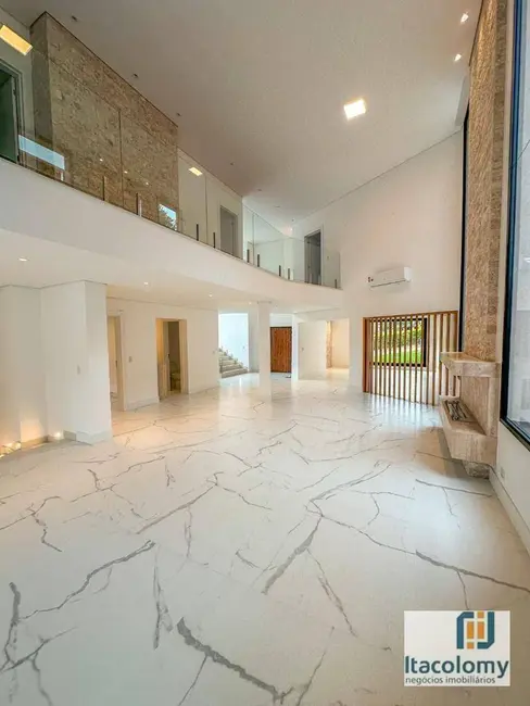 Foto 3 de Casa de Condomínio com 4 quartos à venda, 640m2 em Barueri - SP