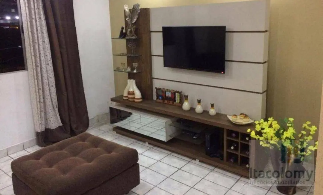 Foto 4 de Casa com 2 quartos à venda, 500m2 em Vila Santo Antônio, Jandira - SP