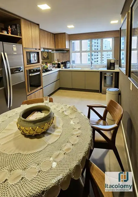 Foto 2 de Apartamento com 3 quartos à venda e para alugar, 400m2 em Itaim Bibi, São Paulo - SP
