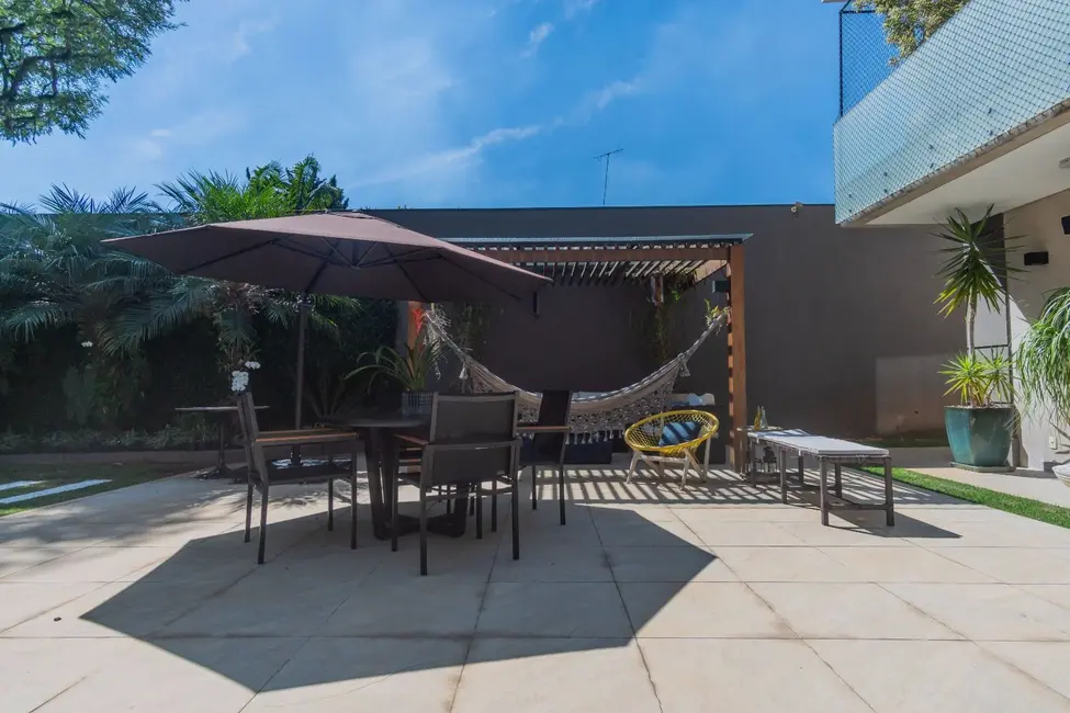 Foto 5 de Casa com 5 quartos à venda, 606m2 em Pacaembu, São Paulo - SP