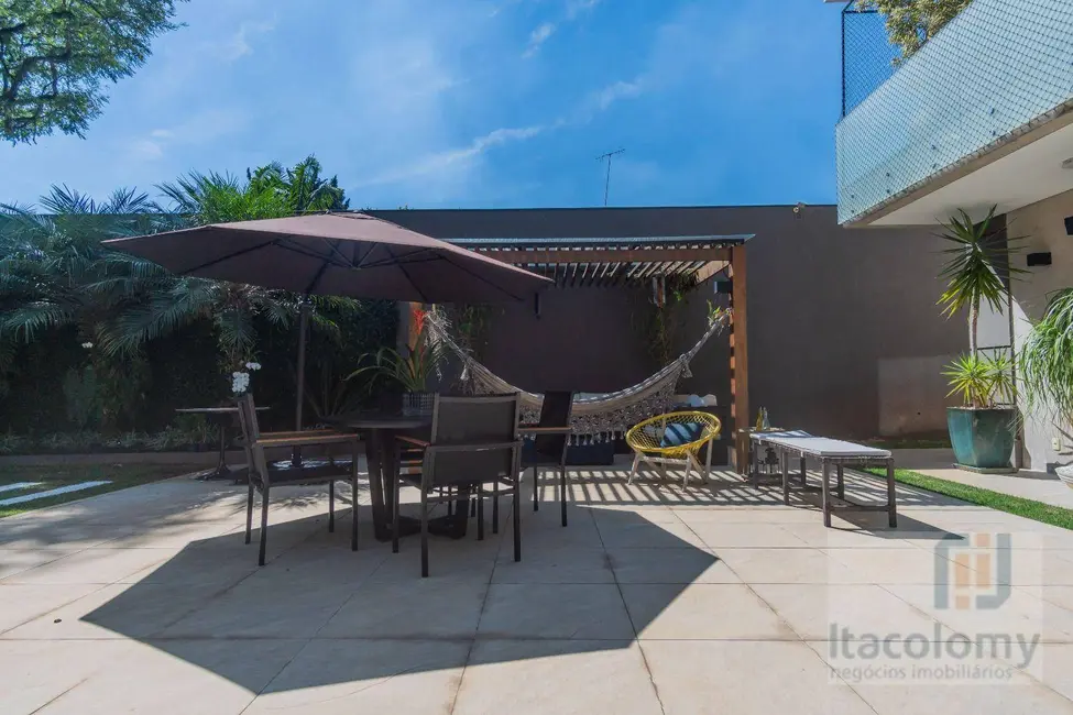 Foto 5 de Casa com 5 quartos à venda, 606m2 em Pacaembu, São Paulo - SP