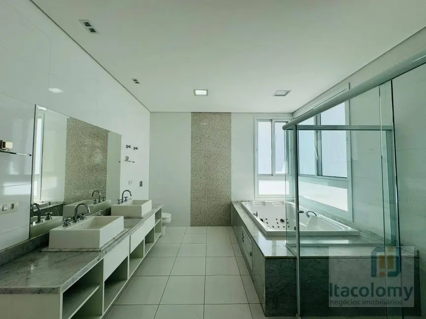 Foto 9 de Casa de Condomínio com 3 quartos para alugar, 450m2 em Santana De Parnaiba - SP