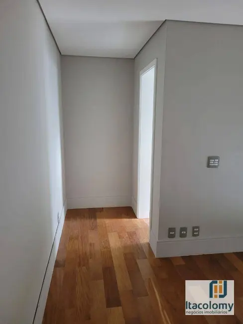 Casa de Condomínio com 5 quartos à venda, 990m2 em Barueri - SP - imagem 8 Foto 8 de Casa de Condomínio com 5 quartos à venda, 990m2 em Barueri - SP