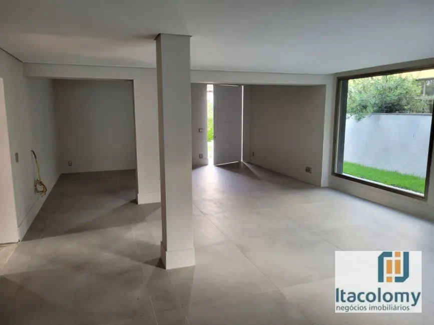 Casa de Condomínio com 5 quartos à venda, 990m2 em Barueri - SP - imagem 3 Foto 3 de Casa de Condomínio com 5 quartos à venda, 990m2 em Barueri - SP