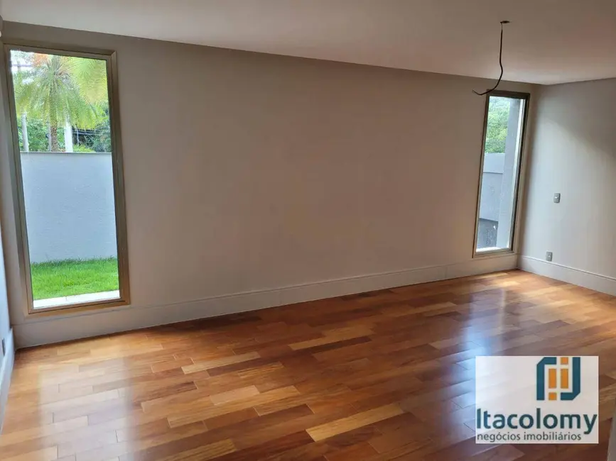 Casa de Condomínio com 5 quartos à venda, 990m2 em Barueri - SP - imagem 6 Foto 6 de Casa de Condomínio com 5 quartos à venda, 990m2 em Barueri - SP