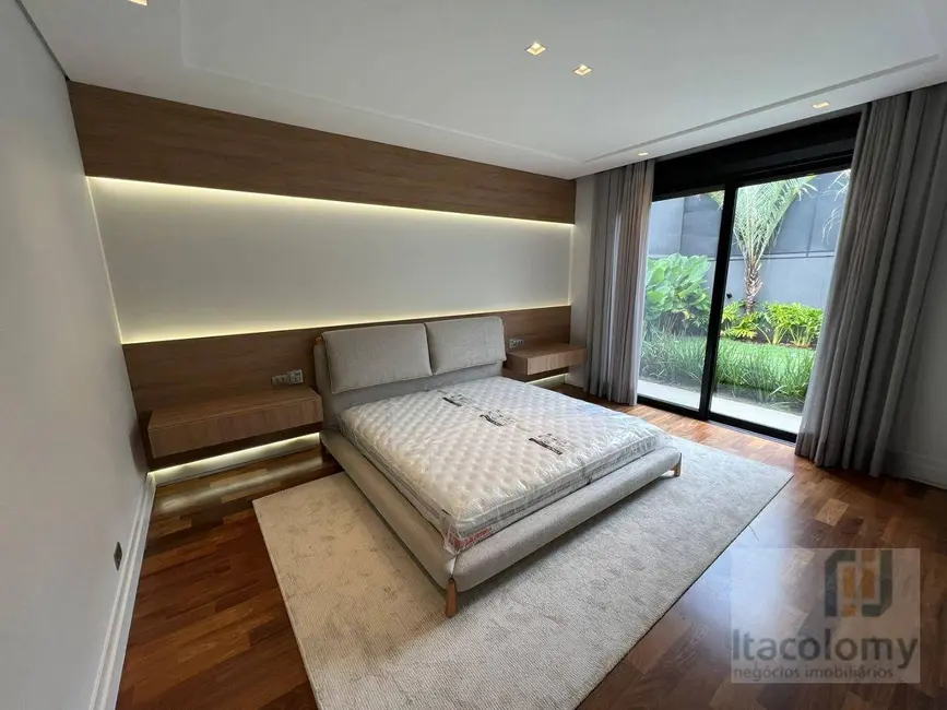 Foto 4 de Casa de Condomínio com 4 quartos à venda e para alugar, 840m2 em Barueri - SP