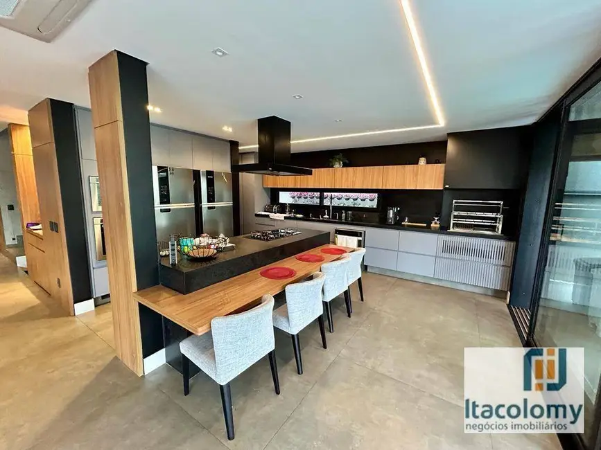 Casa de Condomínio com 5 quartos à venda, 420m2 em Tamboré, Santana De Parnaiba - SP - imagem 2 Foto 2 de Casa de Condomínio com 5 quartos à venda, 420m2 em Tamboré, Santana De Parnaiba - SP