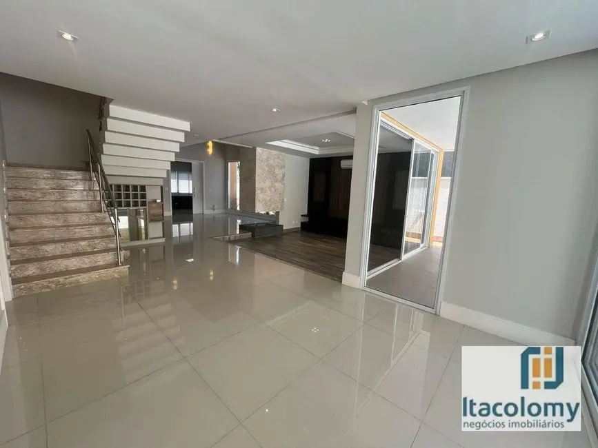 Casa de Condomínio com 4 quartos à venda e para alugar, 420m2 em Tamboré, Barueri - SP - imagem 4 Foto 4 de Casa de Condomínio com 4 quartos à venda e para alugar, 420m2 em Tamboré, Barueri - SP