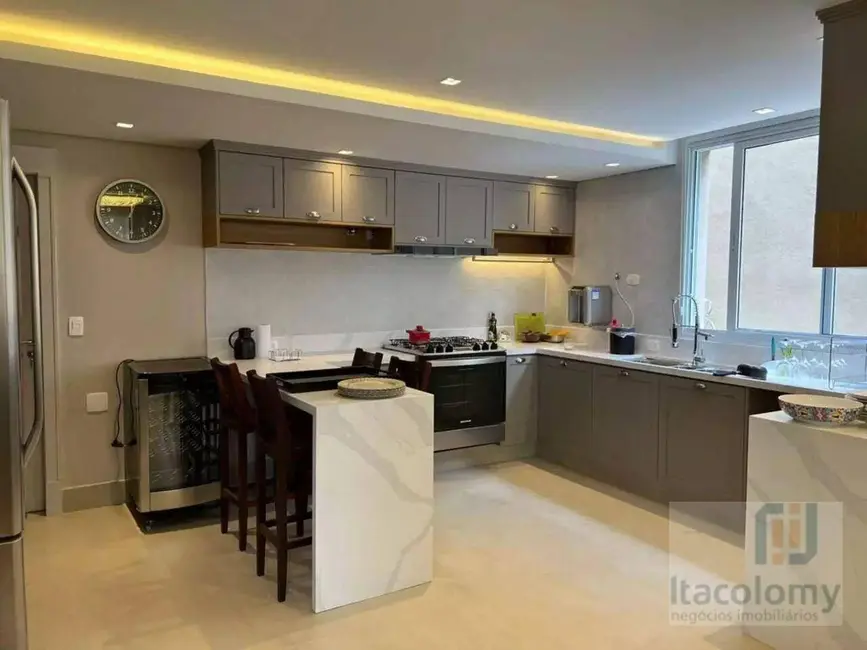 Casa de Condomínio com 4 quartos à venda, 571m2 em Barueri - SP - imagem 6 Foto 6 de Casa de Condomínio com 4 quartos à venda, 571m2 em Barueri - SP