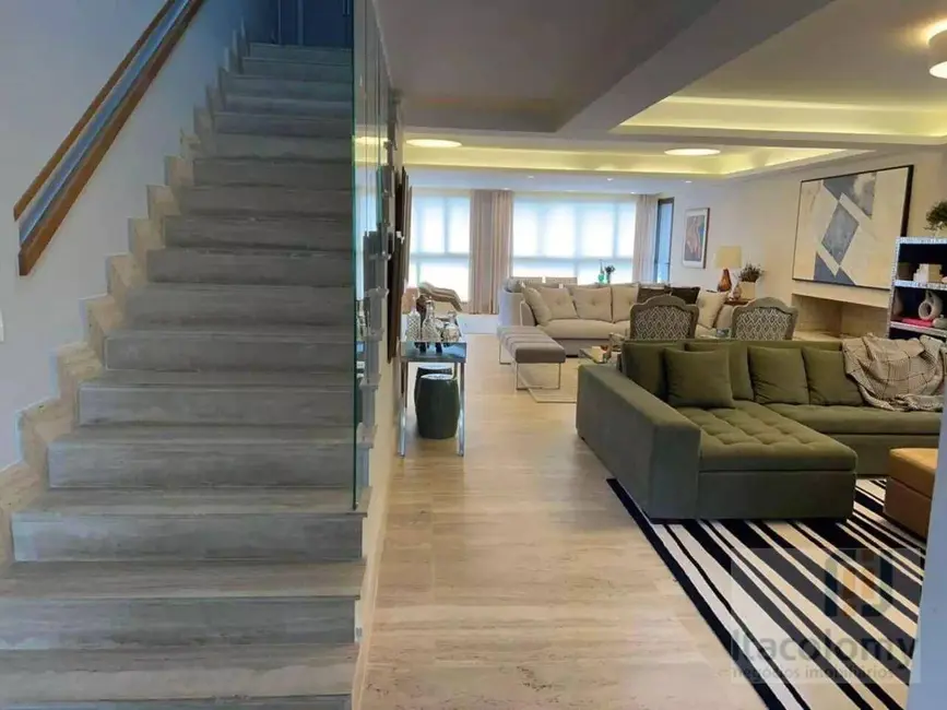 Casa de Condomínio com 4 quartos à venda, 571m2 em Barueri - SP - imagem 3 Foto 3 de Casa de Condomínio com 4 quartos à venda, 571m2 em Barueri - SP