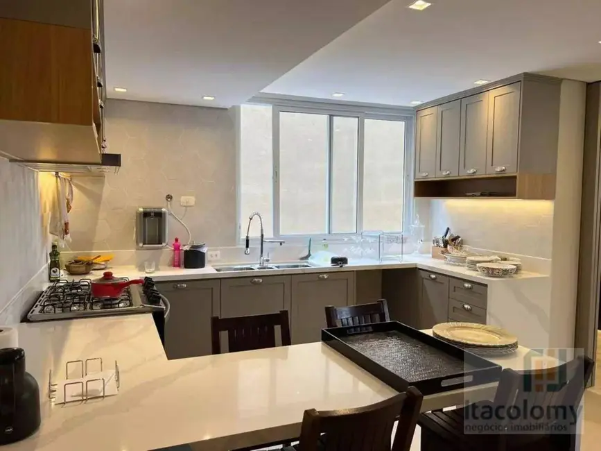 Casa de Condomínio com 4 quartos à venda, 571m2 em Barueri - SP - imagem 9 Foto 9 de Casa de Condomínio com 4 quartos à venda, 571m2 em Barueri - SP