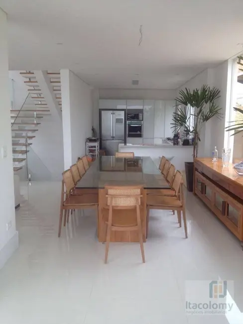 Foto 2 de Casa de Condomínio com 3 quartos à venda, 370m2 em Santana De Parnaiba - SP