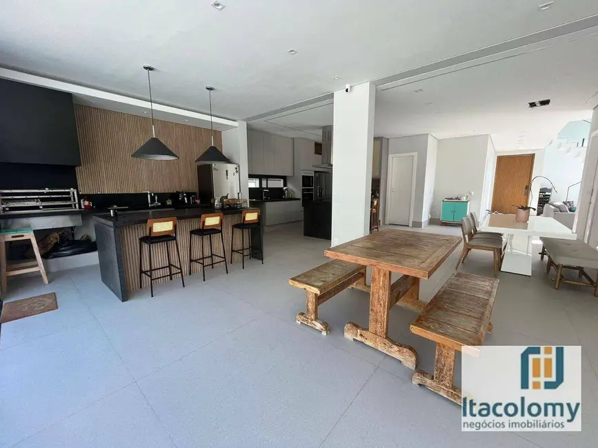 Foto 3 de Casa de Condomínio com 5 quartos à venda, 420m2 em Santana De Parnaiba - SP