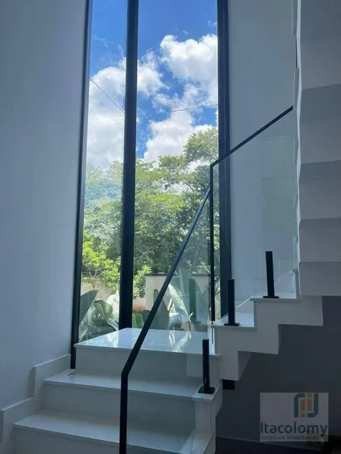 Casa de Condomínio com 5 quartos à venda, 420m2 em Santana De Parnaiba - SP - imagem 5 Foto 5 de Casa de Condomínio com 5 quartos à venda, 420m2 em Santana De Parnaiba - SP