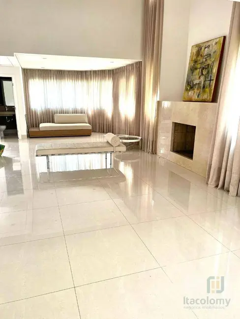 Foto 2 de Casa de Condomínio com 4 quartos à venda e para alugar, 562m2 em Santana De Parnaiba - SP