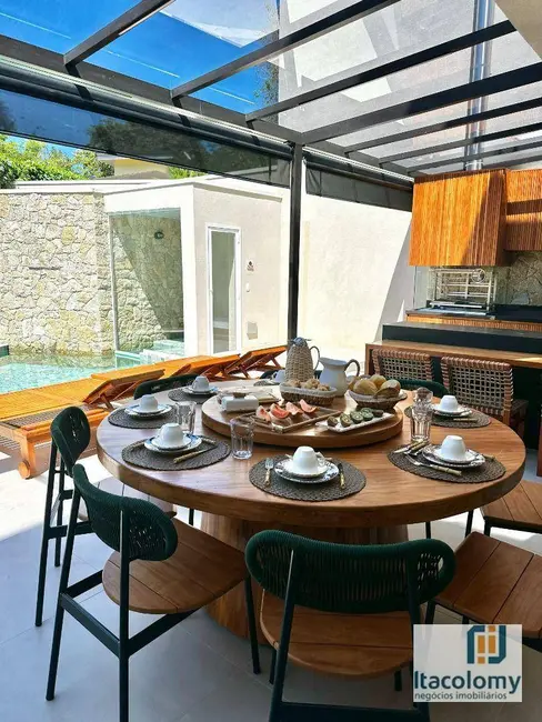 Foto 9 de Casa de Condomínio com 6 quartos à venda, 300m2 em Sao Sebastiao - SP