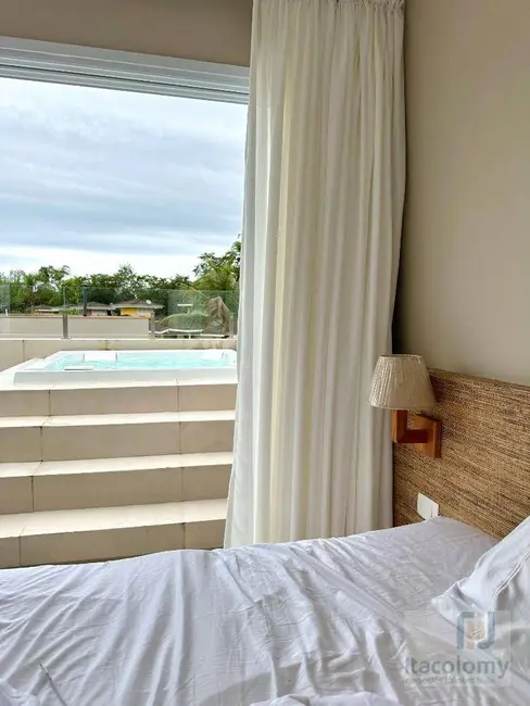 Foto 8 de Casa de Condomínio com 6 quartos à venda, 300m2 em Sao Sebastiao - SP