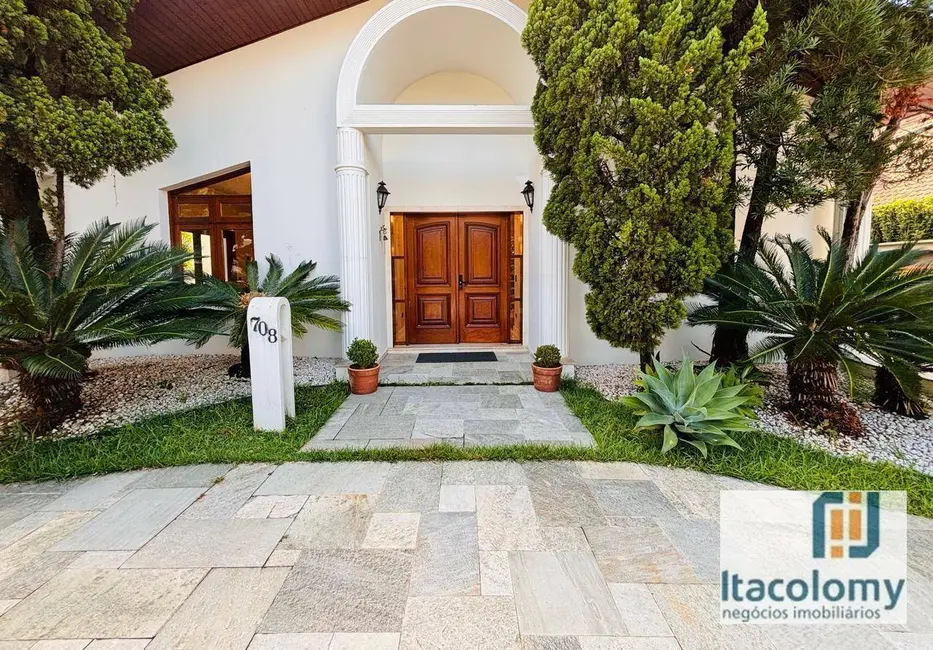 Casa de Condomínio com 4 quartos à venda e para alugar, 640m2 em Barueri - SP - imagem 3 Foto 3 de Casa de Condomínio com 4 quartos à venda e para alugar, 640m2 em Barueri - SP