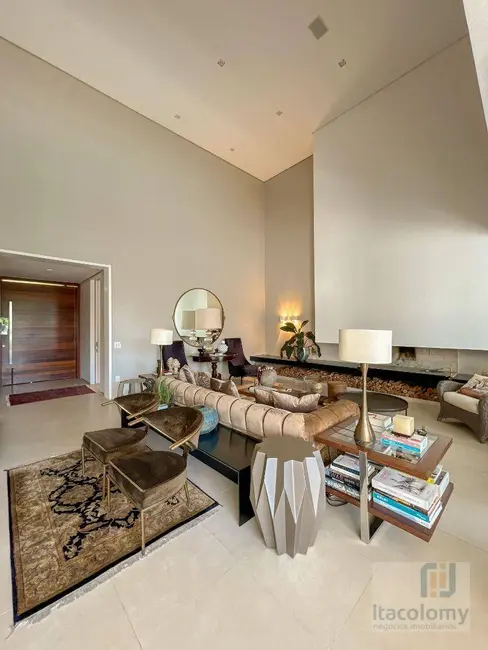 Foto 3 de Casa de Condomínio com 4 quartos à venda e para alugar, 980m2 em Santana De Parnaiba - SP