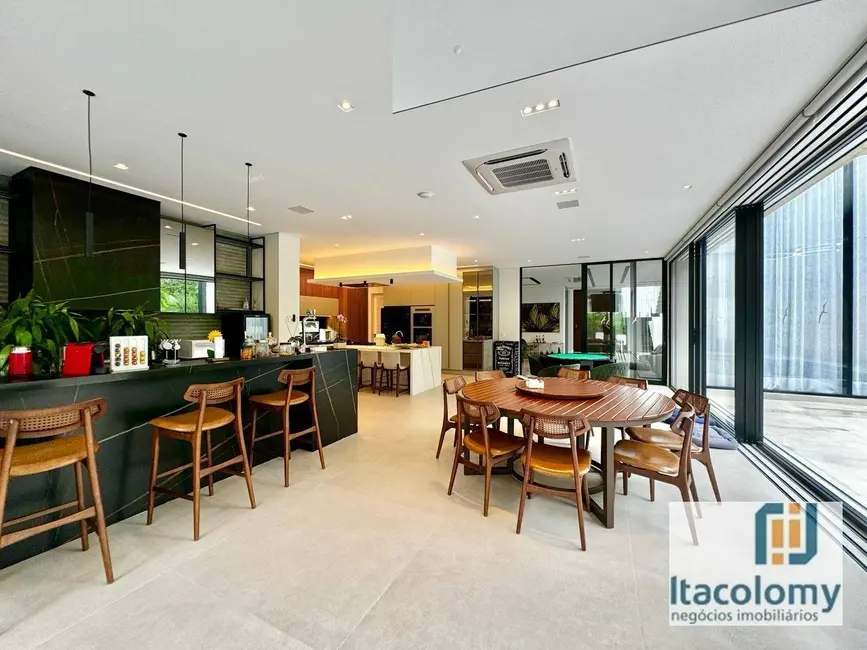 Foto 4 de Casa de Condomínio com 4 quartos à venda, 800m2 em Barueri - SP