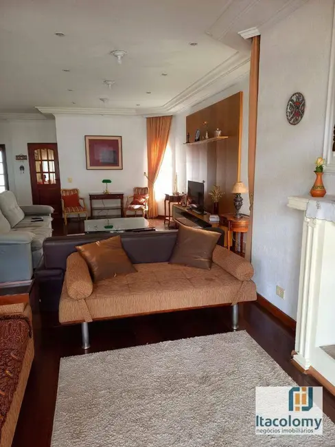 Casa de Condomínio com 4 quartos à venda, 620m2 em Tamboré, Santana De Parnaiba - SP - imagem 5 Foto 5 de Casa de Condomínio com 4 quartos à venda, 620m2 em Tamboré, Santana De Parnaiba - SP