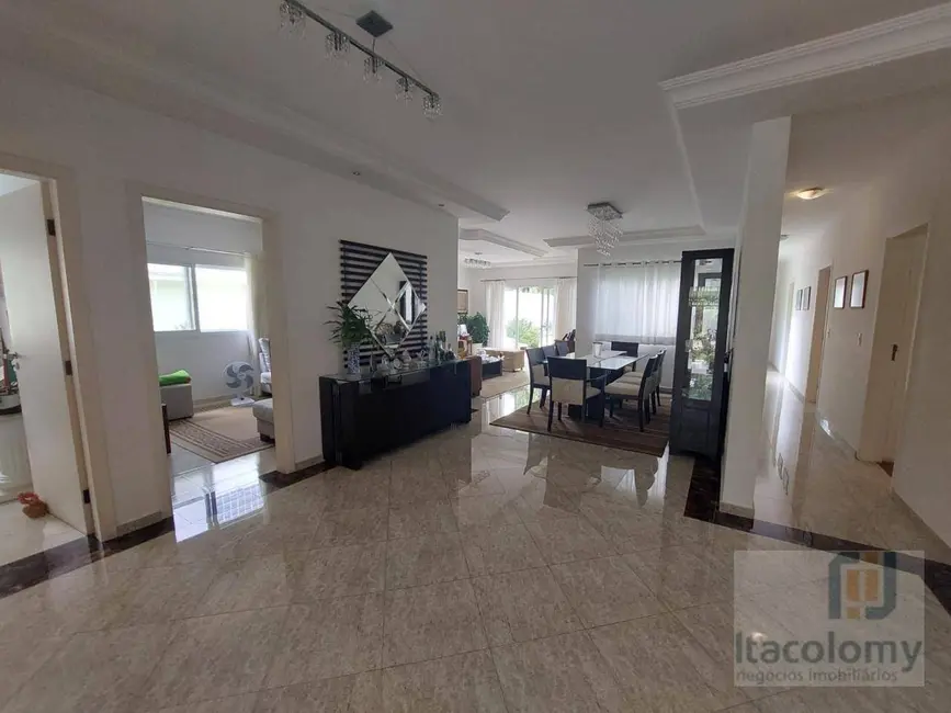 Foto 6 de Casa de Condomínio com 4 quartos para alugar, 600m2 em Santana De Parnaiba - SP