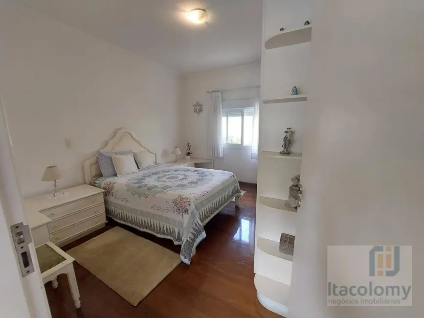 Foto 9 de Casa de Condomínio com 4 quartos para alugar, 600m2 em Santana De Parnaiba - SP