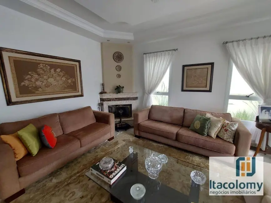 Foto 3 de Casa de Condomínio com 4 quartos para alugar, 600m2 em Santana De Parnaiba - SP