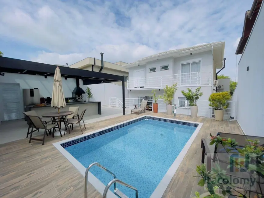 Foto 2 de Casa de Condomínio com 3 quartos à venda, 360m2 em Santana De Parnaiba - SP