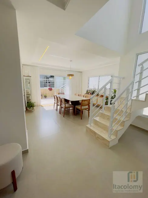Foto 6 de Casa de Condomínio com 3 quartos à venda, 360m2 em Santana De Parnaiba - SP